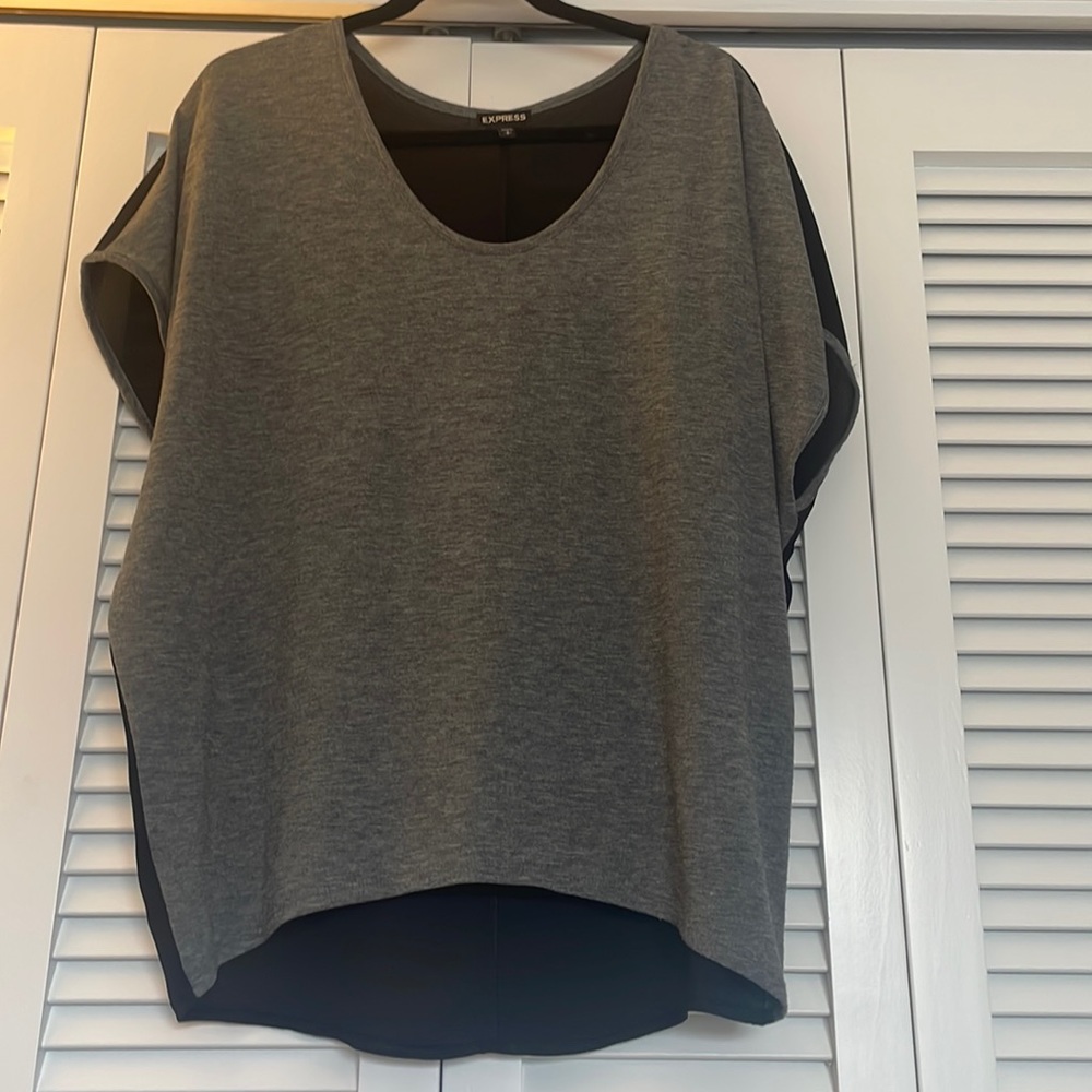 Women’s v neck short sleeve blouse